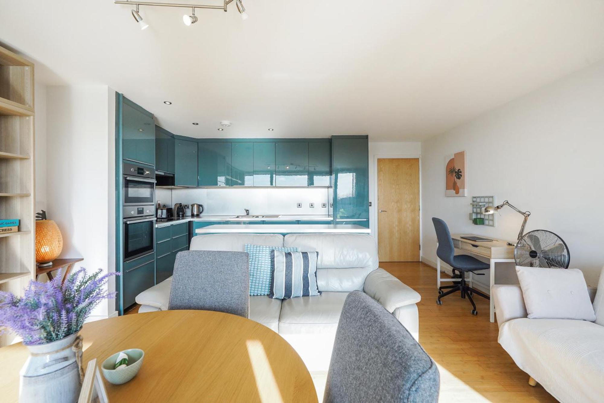 City Riverside - 2 Bedroom & Free Parking バーキング エクステリア 写真