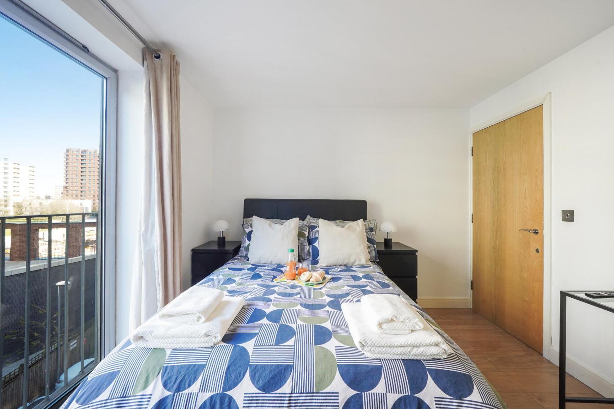 City Riverside - 2 Bedroom & Free Parking バーキング エクステリア 写真